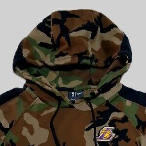Los Angeles Lakers Nike Camo Courtside Raglan Pullover Hoodie